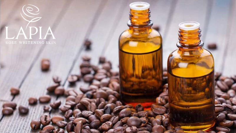 Kết hợp mật ong và bã cà phê sẽ giúp chăm sóc da mặt hiệu quả hơn