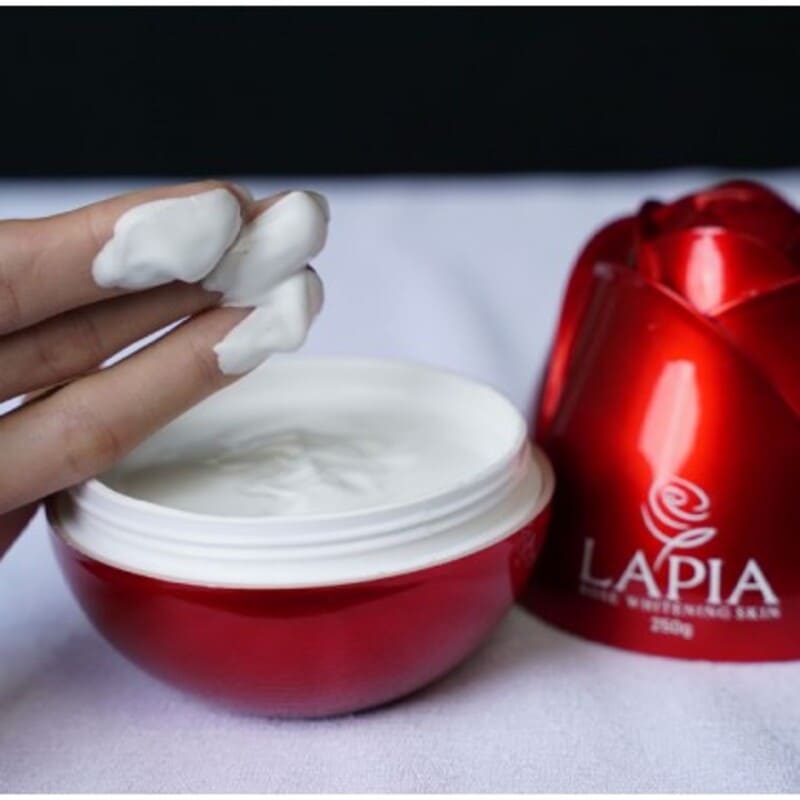 Sử dụng kem dưỡng trắng Lapia đúng cách giúp phát huy tối đa công dụng 